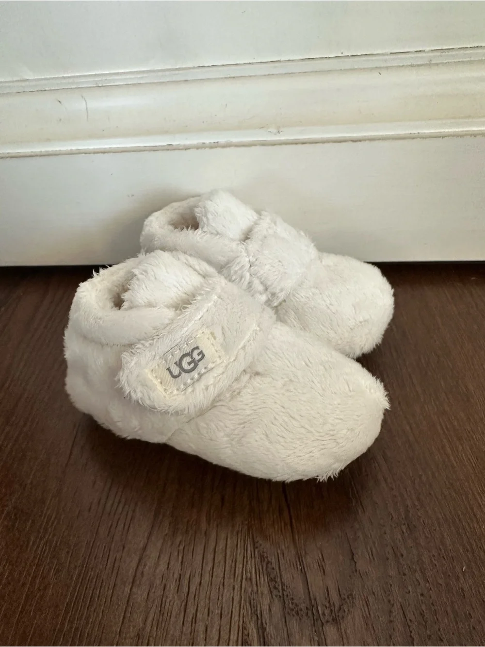 UGG Plush Faux-Fur Infant Slippers in Cream